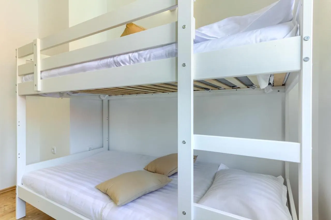 3Rd Floor Apartman Kastela