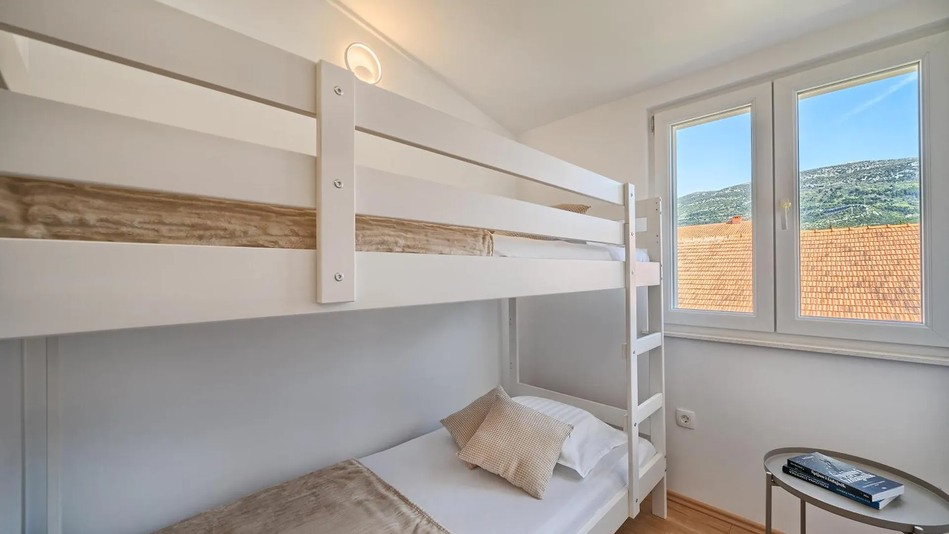 3Rd Floor Apartman Kastela