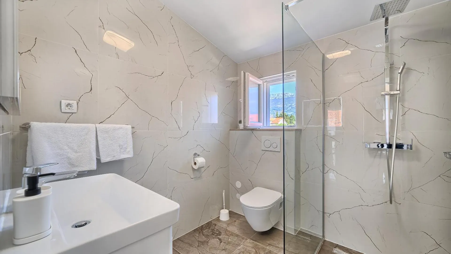 3Rd Floor Apartman Kastela